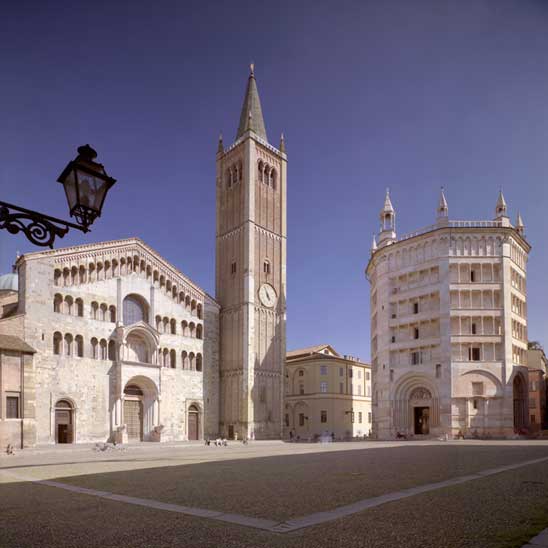 foto '.  <p><em>La piazza del Duomo.<br />
</em></p>
<p>Photographer: Claudio Carra</p>
 .'