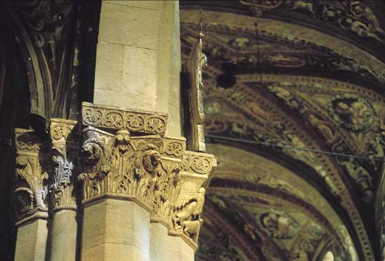 foto '.  <p><em>Capitello della navata.<br />
</em></p>
<p>Autore: Franco Furoncoli</p>
 .'